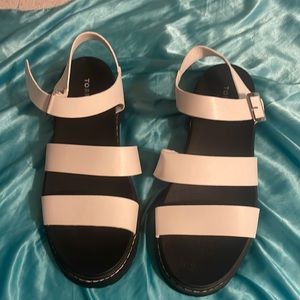 Platform sandals